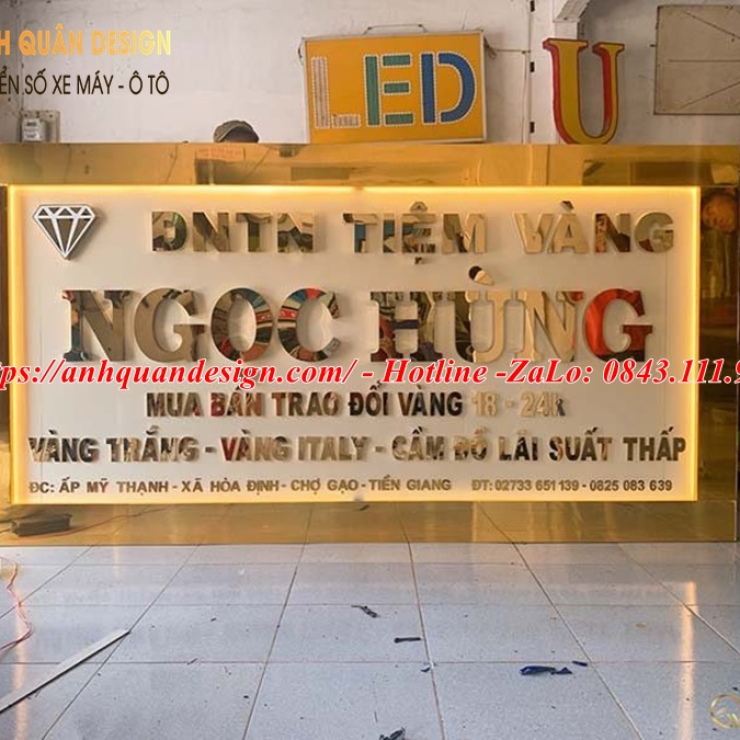 Bảng tên công ty màu vàng