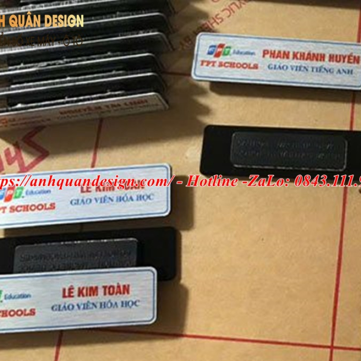 Bảng tên nhân viên công ty