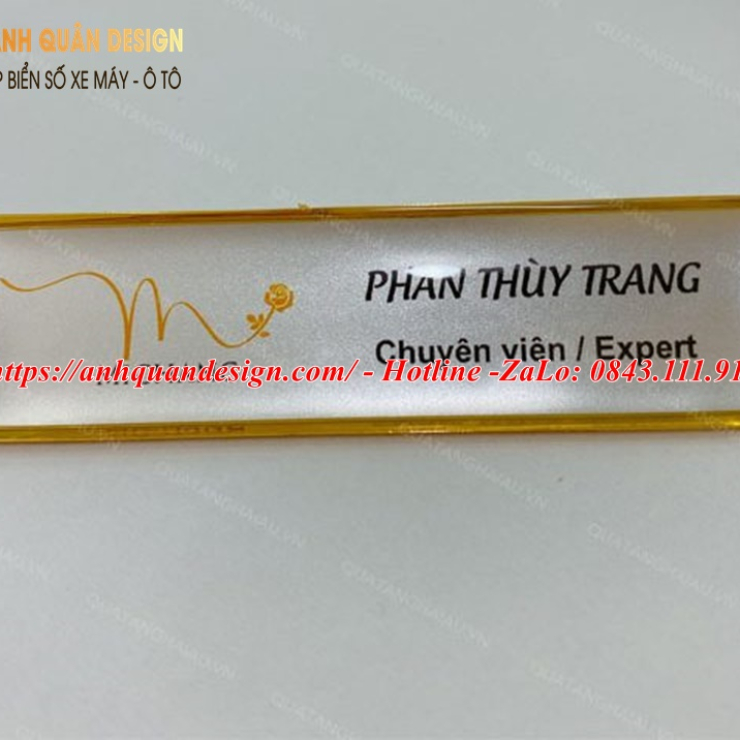 Bảng tên nhân viên công ty