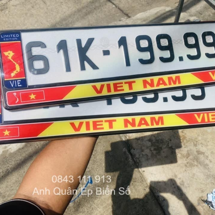 Ép Khung Biển Dài Logo Xe Phong Cách Châu Âu