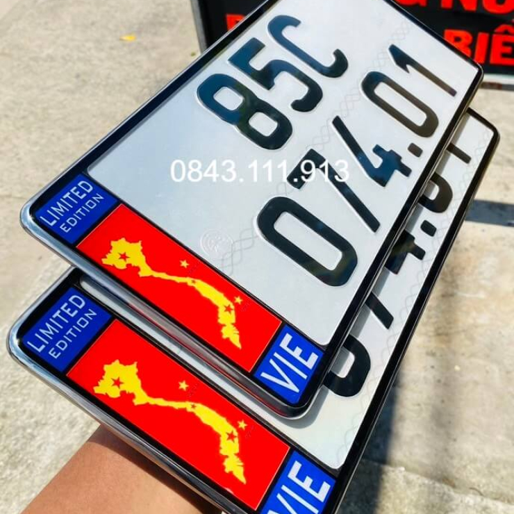 Ép Biển Ô Tô Cờ Việt Nam
