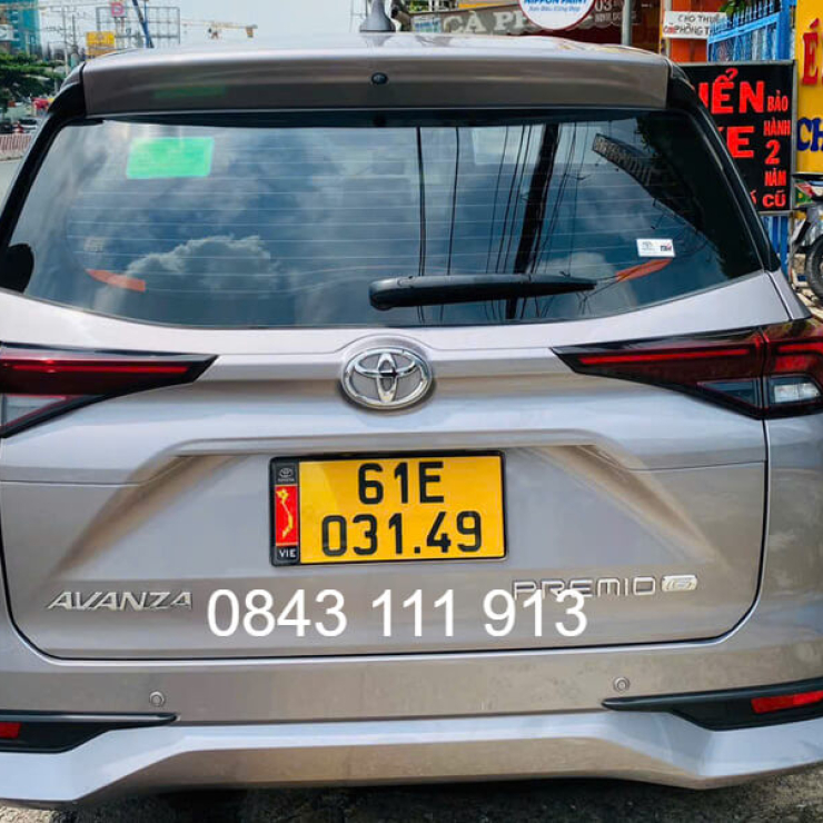 Ép Khung Biển Vuông Ô Tô Có Cờ