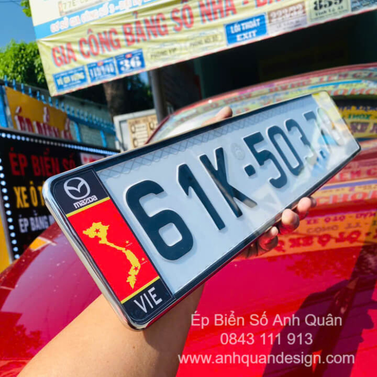 Ép Biển Số Dài Ô Tô Có Cờ Bên Hông