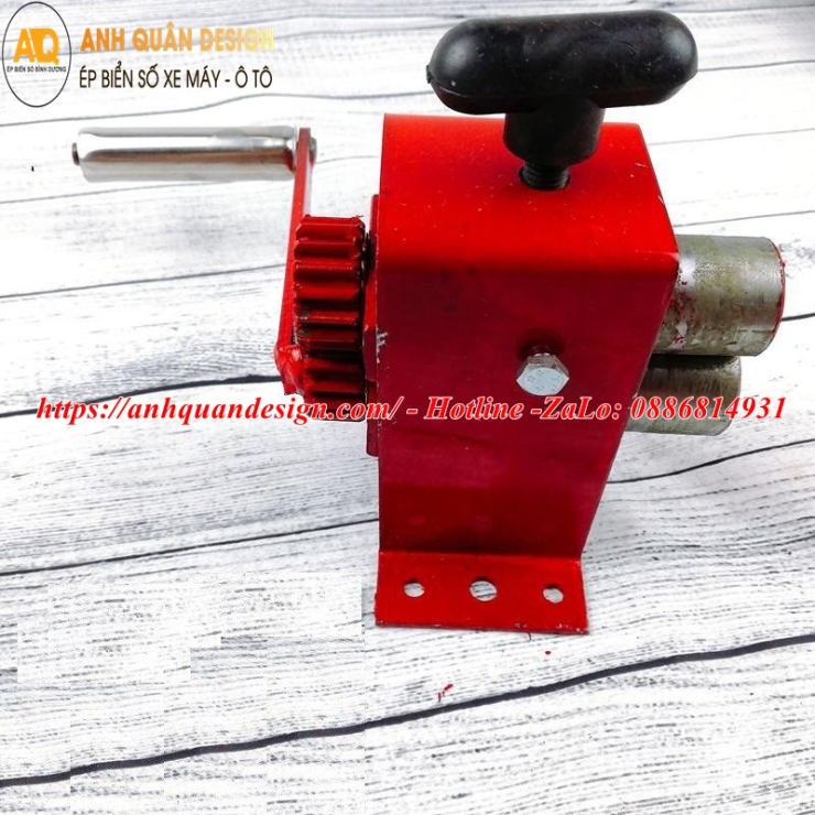 Máy ép biển số thủy lực cho ô tô, xe máy