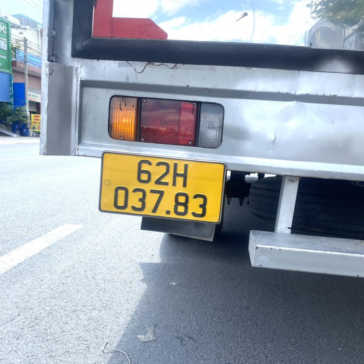 Ép Khung Biển Số Vàng Xe Tải - Xe Dịch Vụ