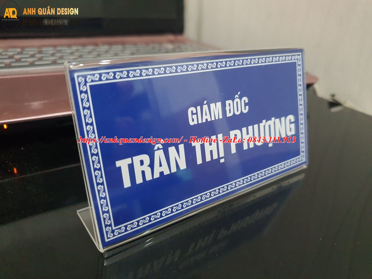 Biển Bảng chức danh để bàn mica