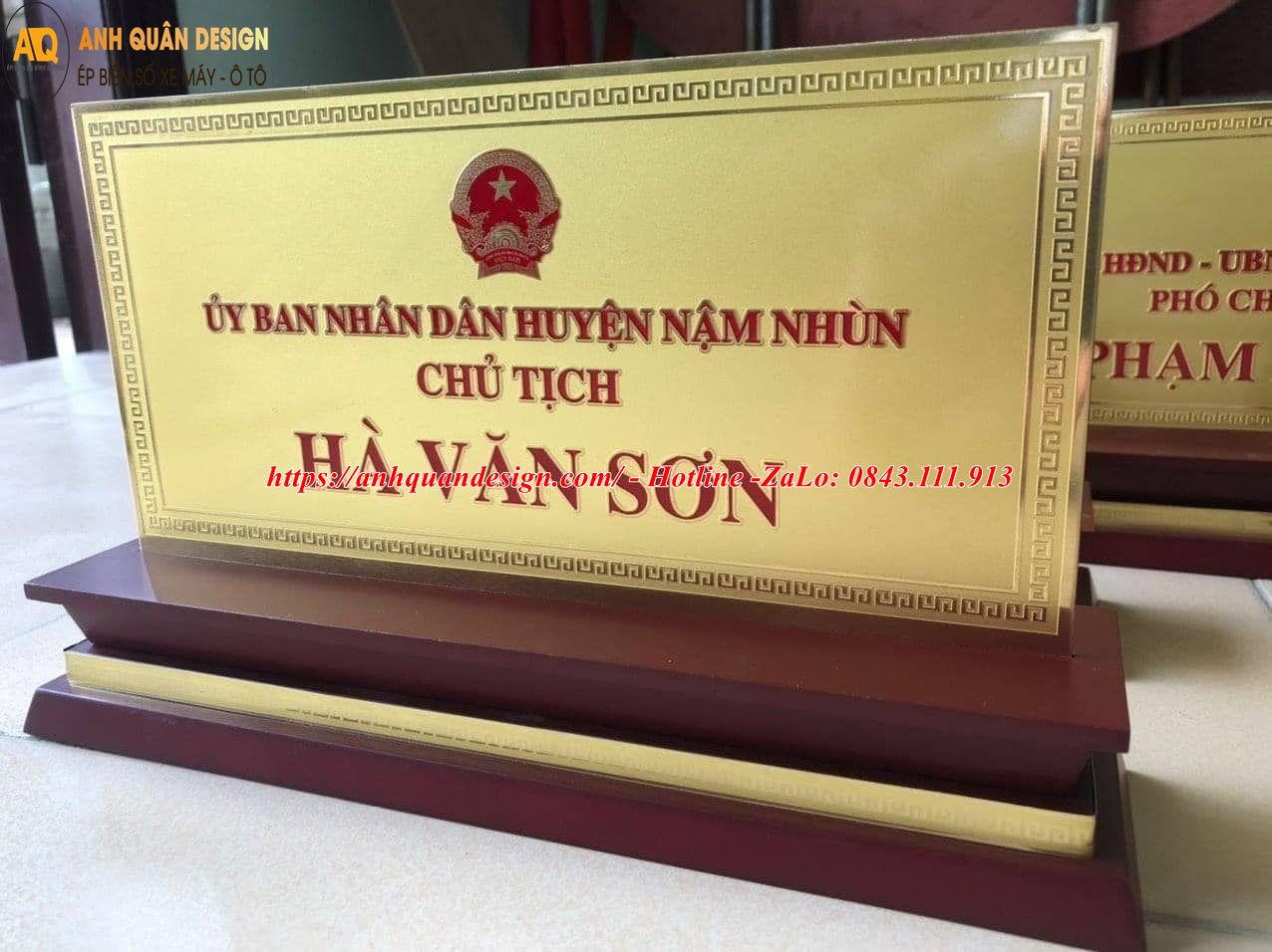 Biển Bảng tên để bàn làm việc