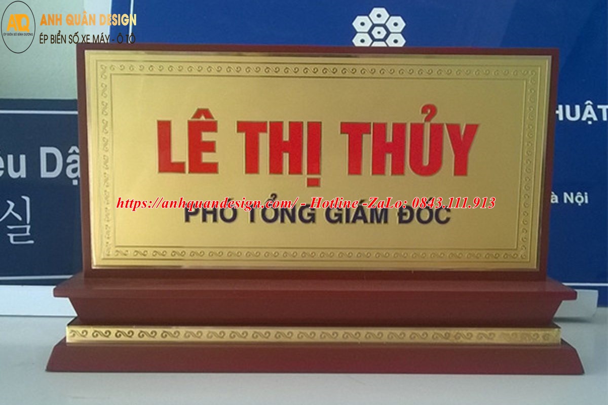 Biển Bảng tên để bàn làm việc