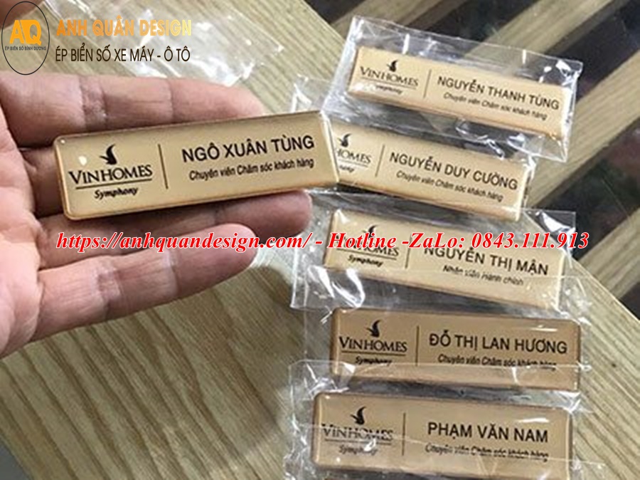 bảng tên nhân viên công ty