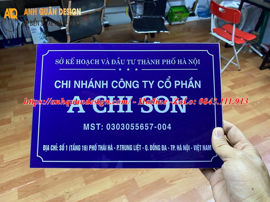 Bảng mica tên công ty
