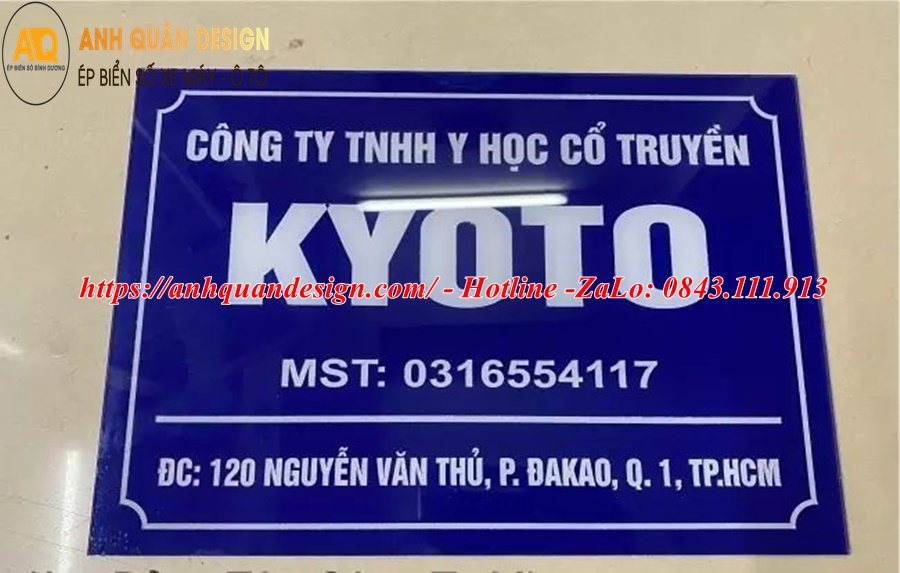 Bảng mica tên công ty