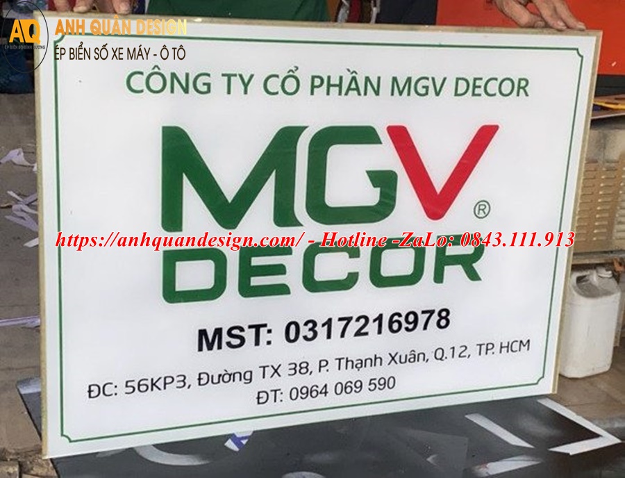 Bảng mica tên công ty