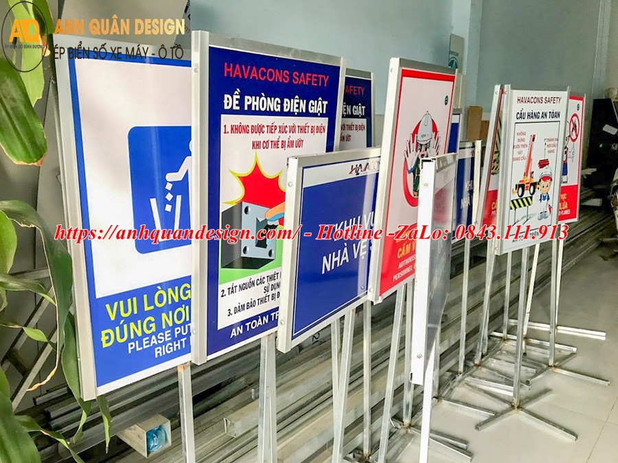 Bảng hướng dẫn lối đi