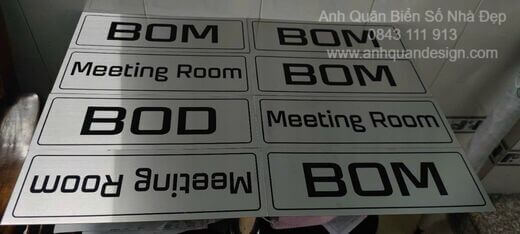 bien-so-nha-inox-hinh-vuong