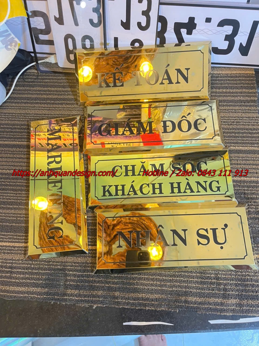 Mẫu biển tên phòng làm việc đẹp; Bảng tên để bàn làm việc