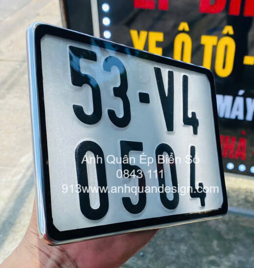 khung-bien-so-xe-may-cao-cap