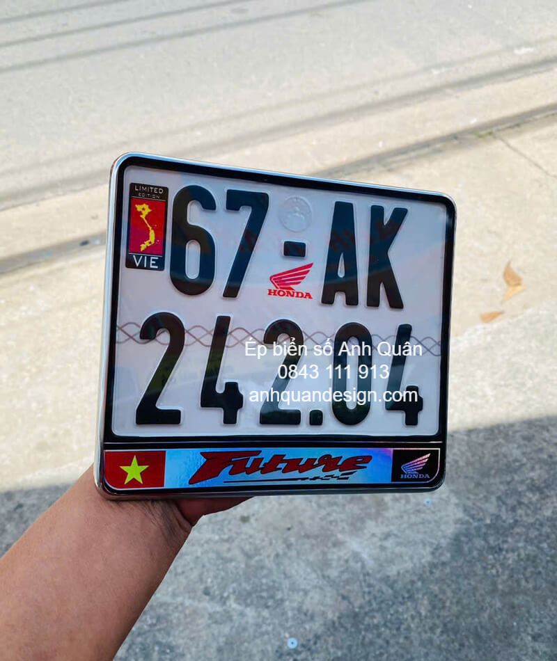 khung-bien-so-future