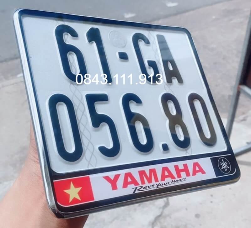 khung-ep-bien-so-xe-may