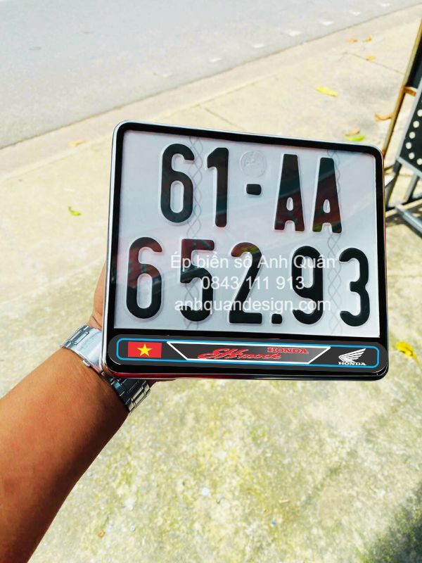 khung-bien-so-xe-sh-mode